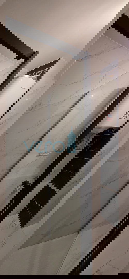 Istra, Novigrad, stanovanje 92 m2, 1. nadstropje, novogradnja, 2 terasi, pogled na morje, prodaja