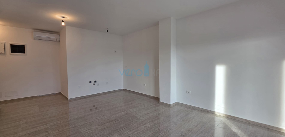 Istra, Novigrad, stanovanje 92 m2, 1. nadstropje, novogradnja, 2 terasi, pogled na morje, prodaja