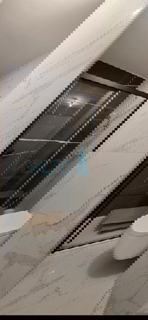 Istra, Novigrad, stanovanje 92 m2, 1. nadstropje, novogradnja, 2 terasi, pogled na morje, prodaja