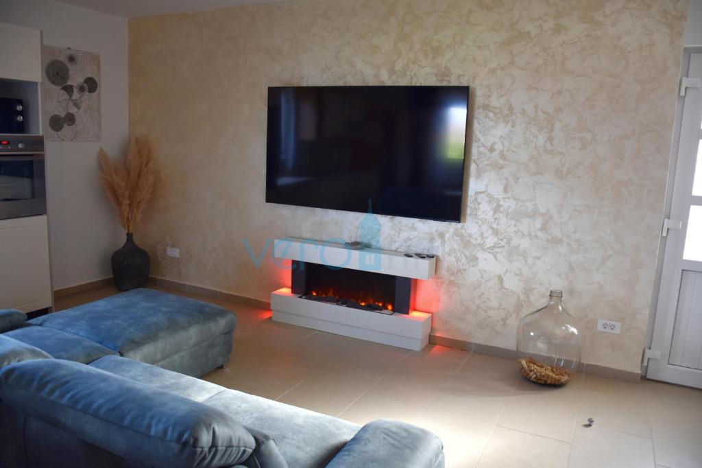 Otok Krk, Šilo, okolica, samostojna družinska hiša, vrt, bazen, pogled na morje, naprodaj