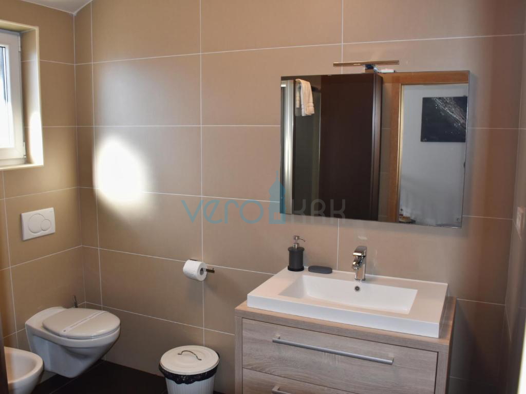 Otok Krk, Šilo, okolica, samostojna družinska hiša, vrt, bazen, pogled na morje, naprodaj