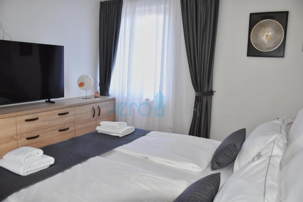 Otok Krk, Šilo, okolica, samostojna družinska hiša, vrt, bazen, pogled na morje, naprodaj