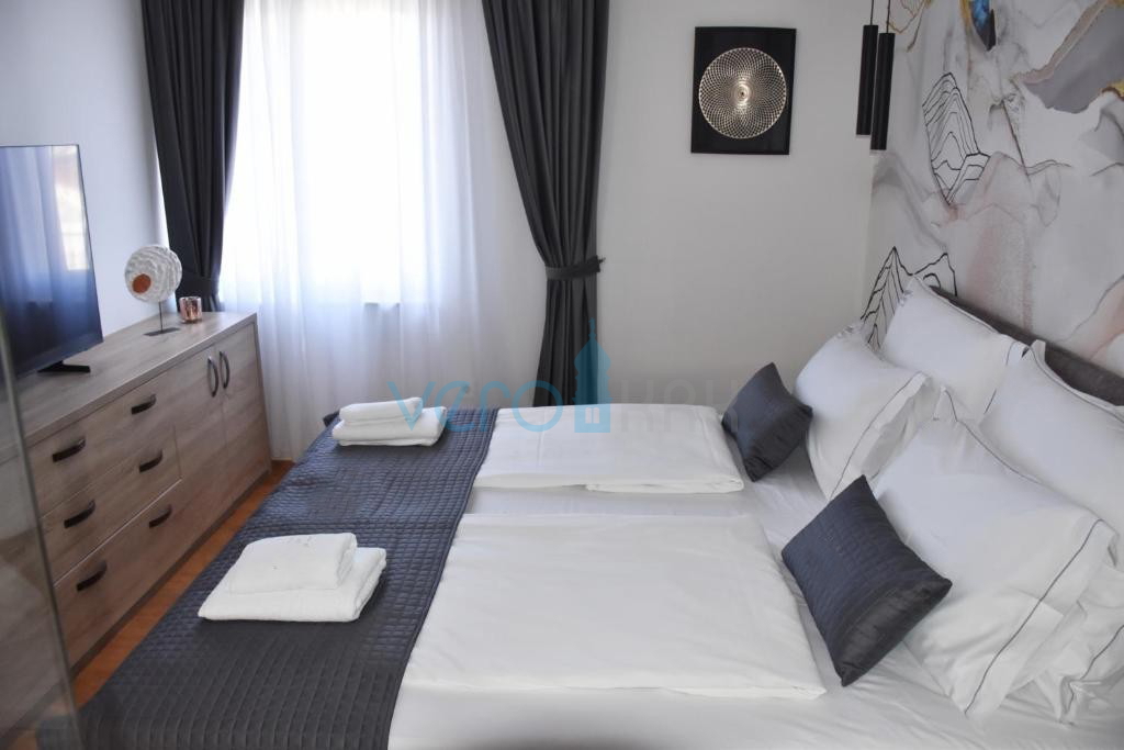 Otok Krk, Šilo, okolica, samostojna družinska hiša, vrt, bazen, pogled na morje, naprodaj