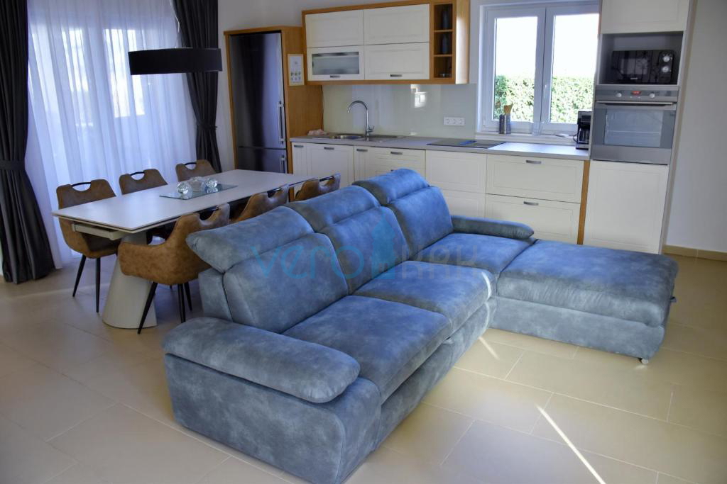 Otok Krk, Šilo, okolica, samostojna družinska hiša, vrt, bazen, pogled na morje, naprodaj