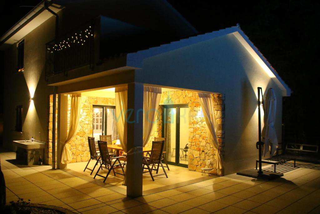 Otok Krk, Šilo, okolica, samostojna družinska hiša, vrt, bazen, pogled na morje, naprodaj