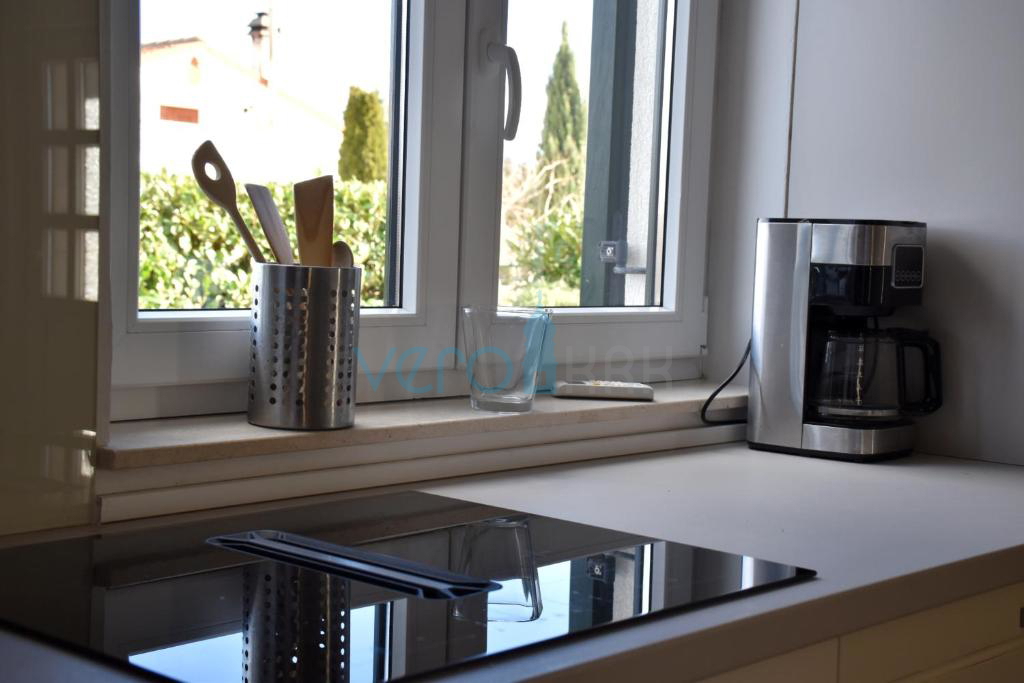 Otok Krk, Šilo, okolica, samostojna družinska hiša, vrt, bazen, pogled na morje, naprodaj