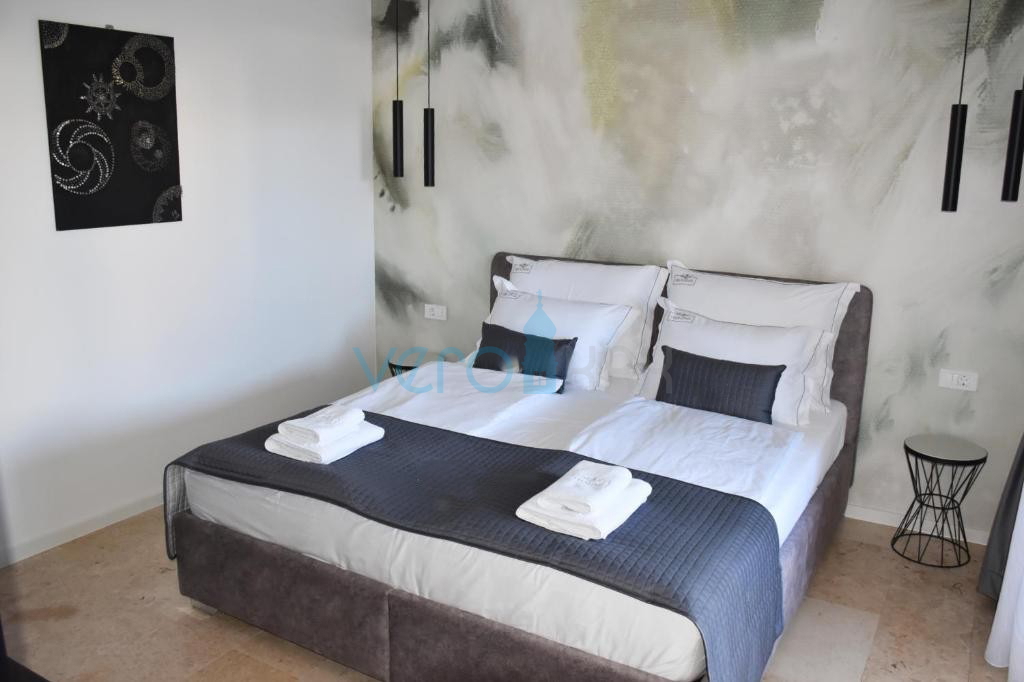 Otok Krk, Šilo, okolica, samostojna družinska hiša, vrt, bazen, pogled na morje, naprodaj