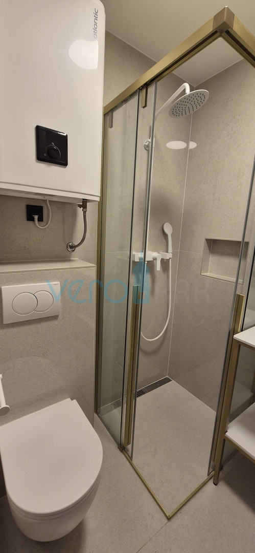 Crikvenica, hotel s 30 apartmaji, restavracija, wellness, bazen, prodaja