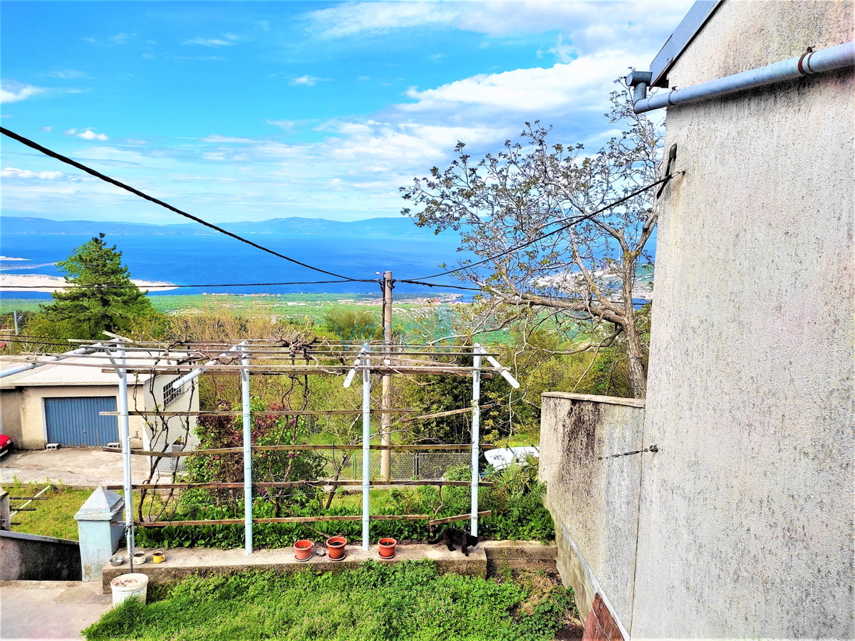 Hreljin - hiša s čudovitim razgledom + gradbeno zemljišče 876 m2, prodamo