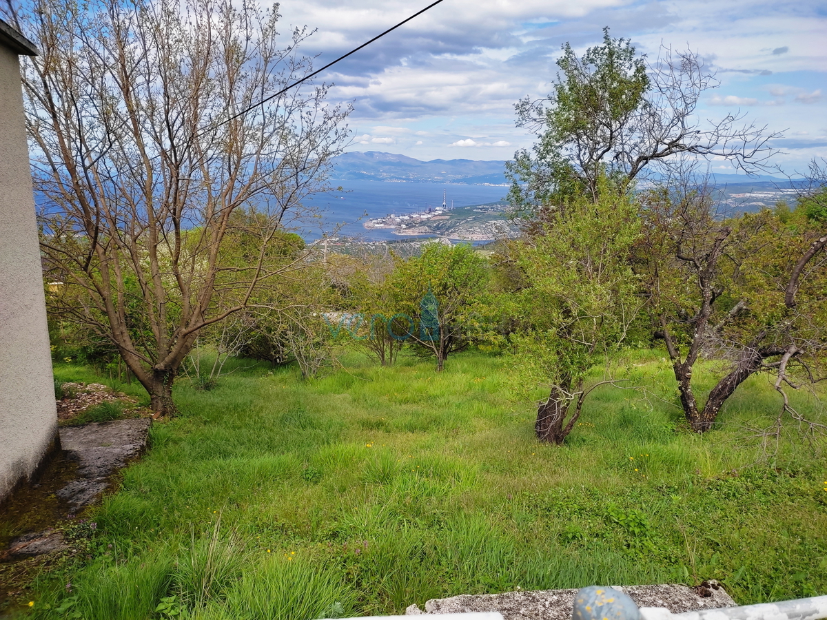 Hreljin - hiša s čudovitim razgledom + gradbeno zemljišče 876 m2, prodamo