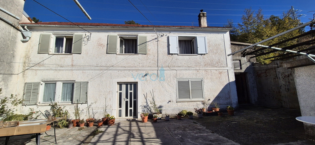 Bakar, Hreljin - dvojna kamnita hiša, pogled na morje, zemljišče z vrtom 821 m2 + zazidljivo zemljišče 876 m2, prodaja