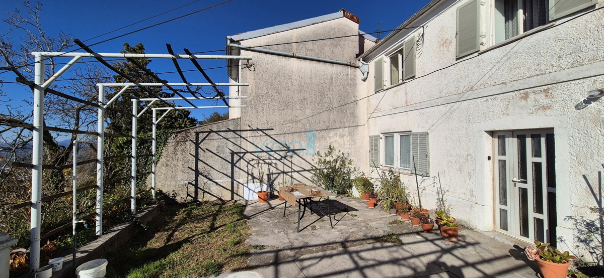 Bakar, Hreljin - dvojna kamnita hiša, pogled na morje, zemljišče z vrtom 821 m2 + zazidljivo zemljišče 876 m2, prodaja