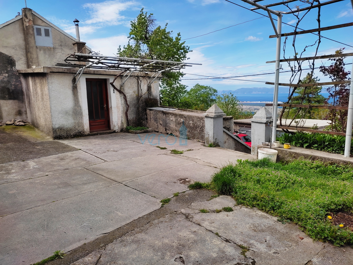 Hreljin - hiša s čudovitim razgledom + gradbeno zemljišče 876 m2, prodamo