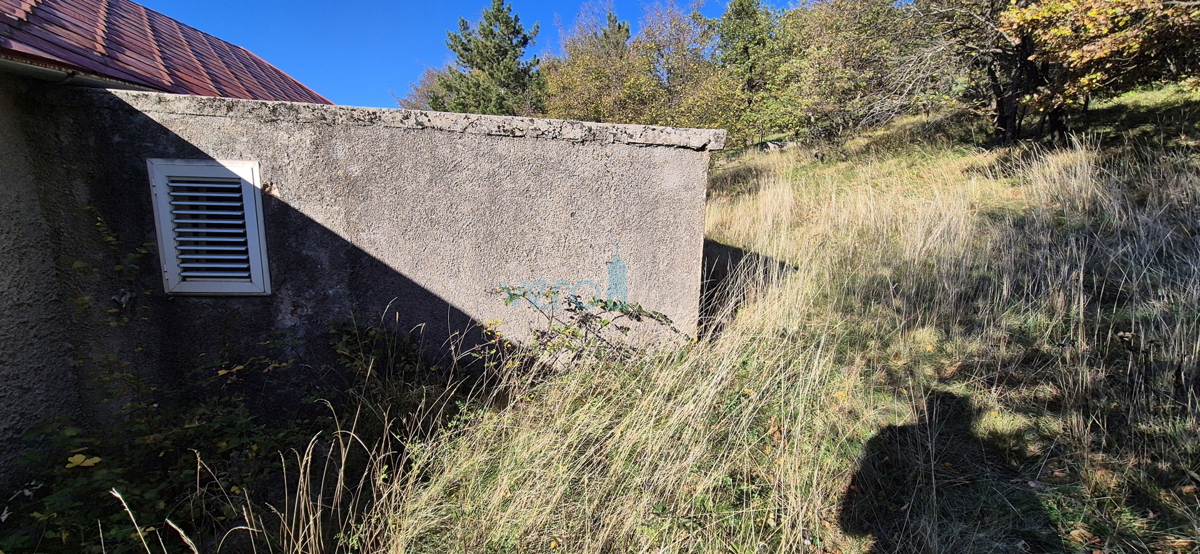 Bakar, Hreljin - dvojna kamnita hiša, pogled na morje, zemljišče z vrtom 821 m2 + zazidljivo zemljišče 876 m2, prodaja