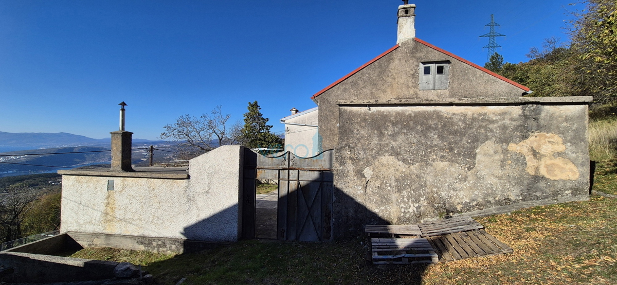 Bakar, Hreljin - dvojna kamnita hiša, pogled na morje, zemljišče z vrtom 821 m2 + zazidljivo zemljišče 876 m2, prodaja