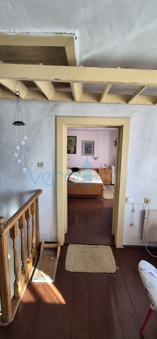 Bakar, Hreljin - dvojna kamnita hiša, pogled na morje, zemljišče z vrtom 821 m2 + zazidljivo zemljišče 876 m2, prodaja