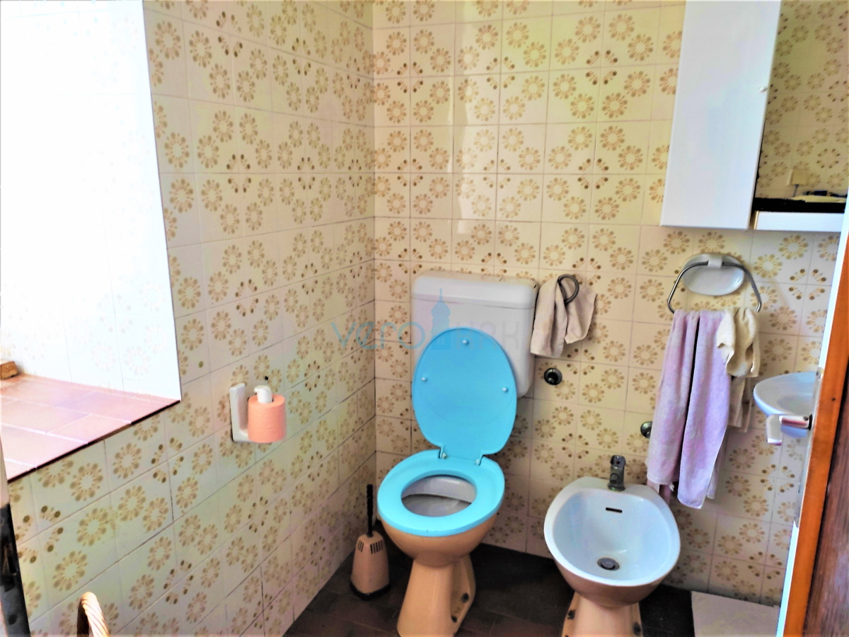 Hreljin - hiša s čudovitim razgledom + gradbeno zemljišče 876 m2, prodamo