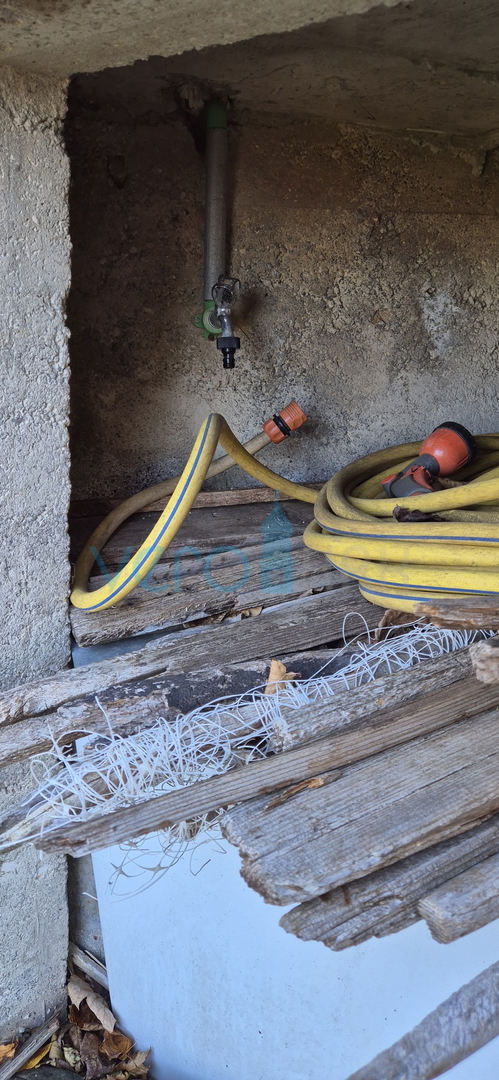 Bakar, Hreljin - dvojna kamnita hiša, pogled na morje, zemljišče z vrtom 821 m2 + zazidljivo zemljišče 876 m2, prodaja