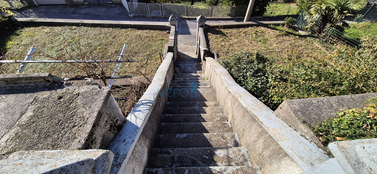 Bakar, Hreljin - dvojna kamnita hiša, pogled na morje, zemljišče z vrtom 821 m2 + zazidljivo zemljišče 876 m2, prodaja