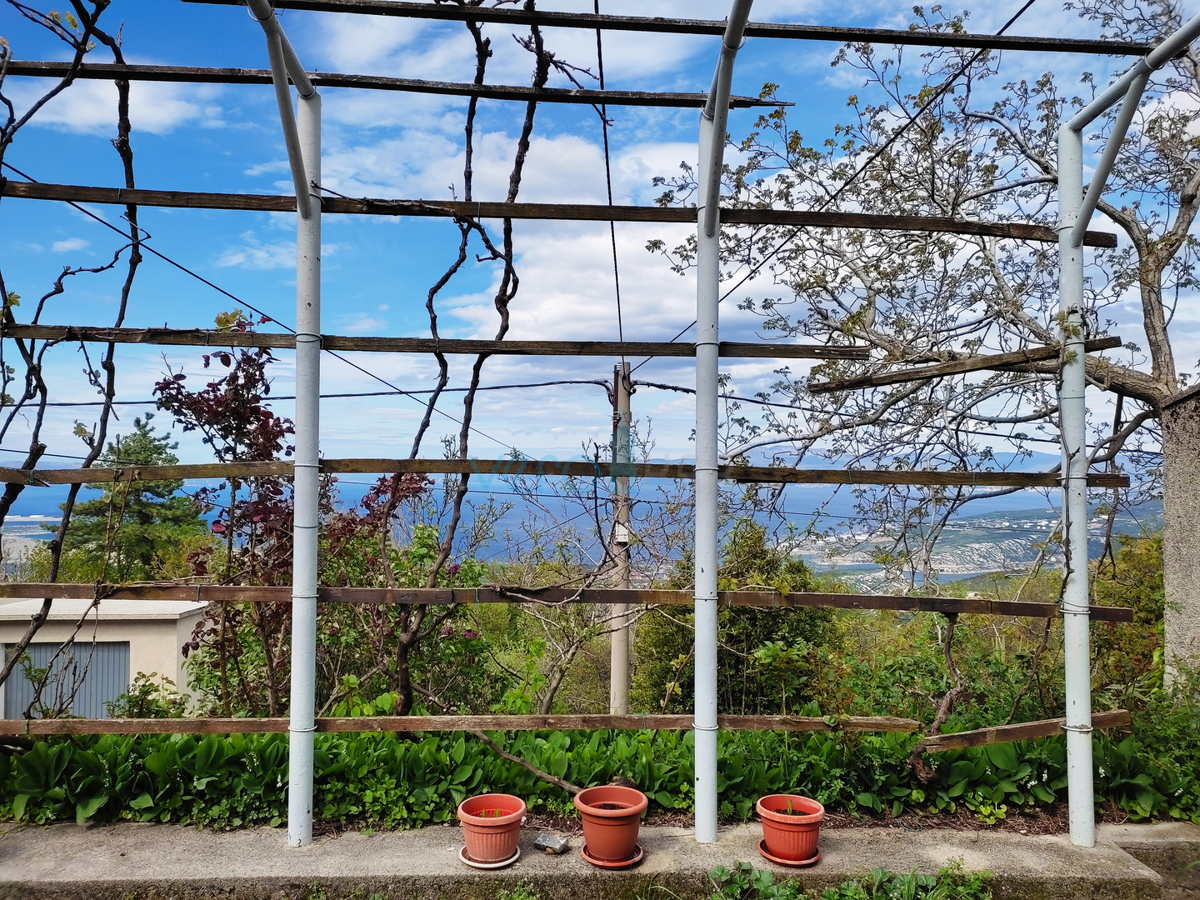 Hreljin - hiša s čudovitim razgledom + gradbeno zemljišče 876 m2, prodamo
