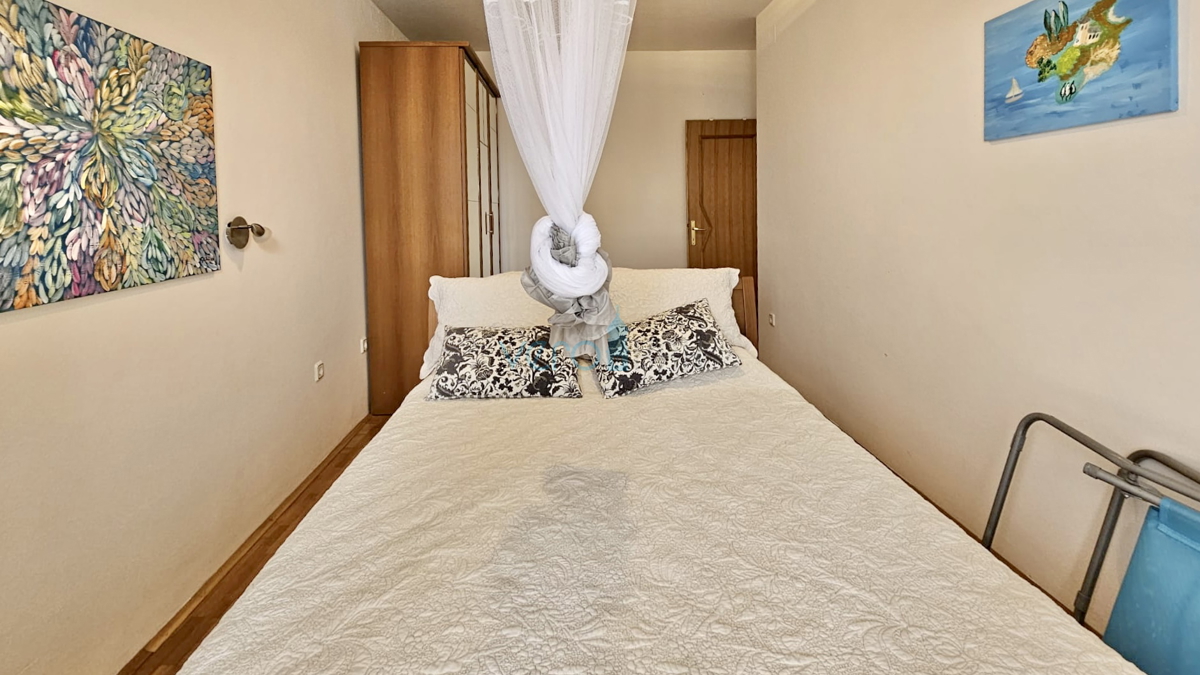 Otok Krk, okolica Malinske, apartma 108m2, pogled, 150m do morja, prodamo