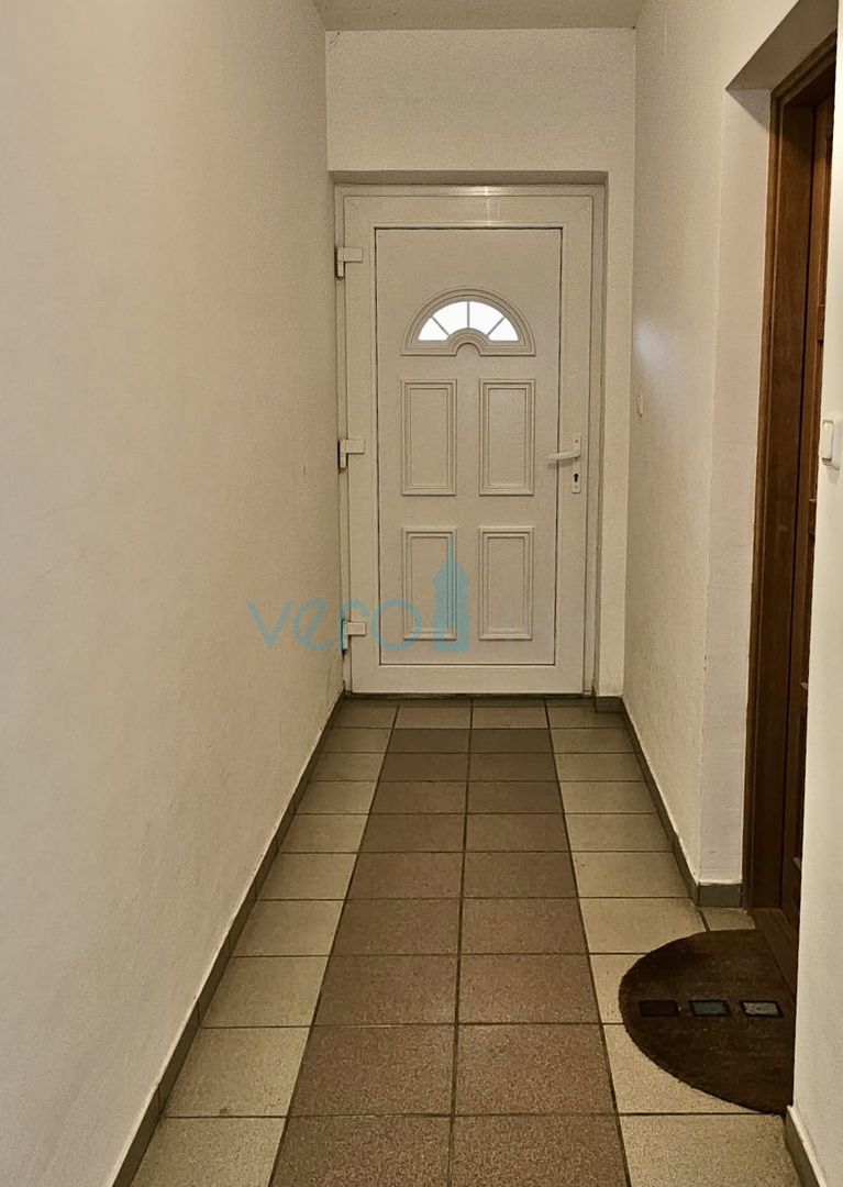 Otok Krk, okolica Malinske, apartma 108m2, pogled, 150m do morja, prodamo