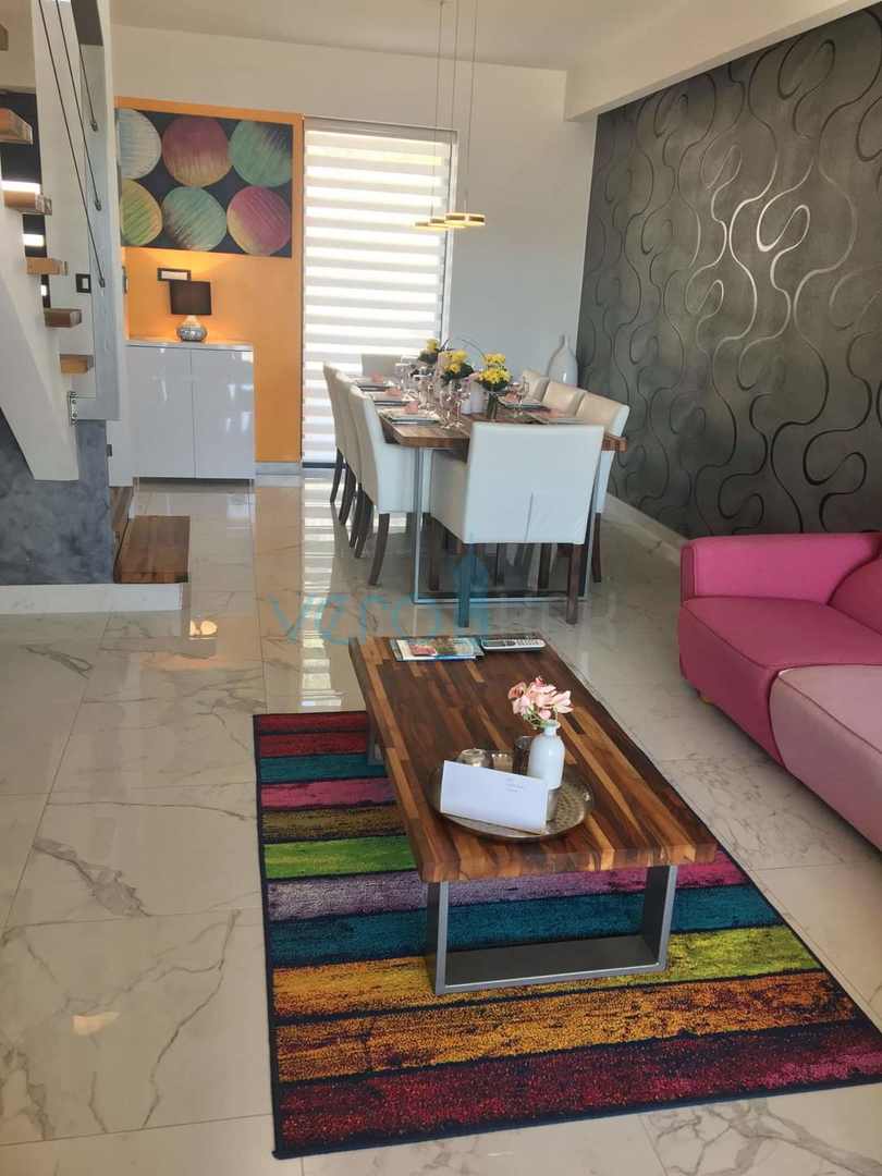 Crikvenica, zaledje - urbana vila z bazenom, prodaja