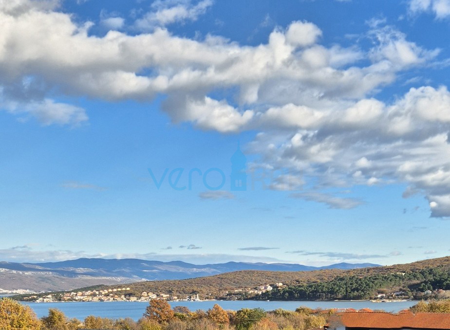 Uvala Soline, otok Krk, novogradnja, dvosobni apartma v 2. nadstropju, pogled na morje, prodamo