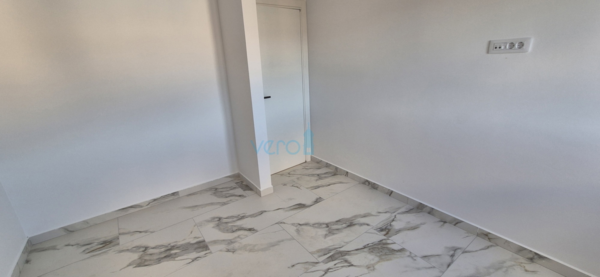 Uvala Soline, otok Krk, novogradnja, dvosobni apartma v 2. nadstropju, pogled na morje, prodamo
