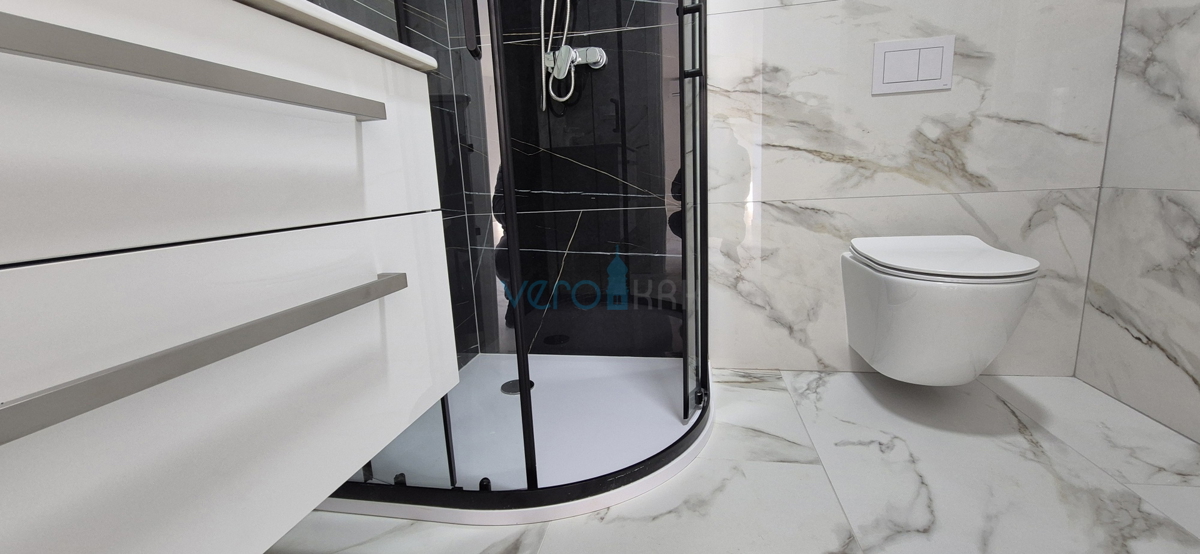 Uvala Soline, otok Krk, novogradnja, dvosobni apartma v 2. nadstropju, pogled na morje, prodamo