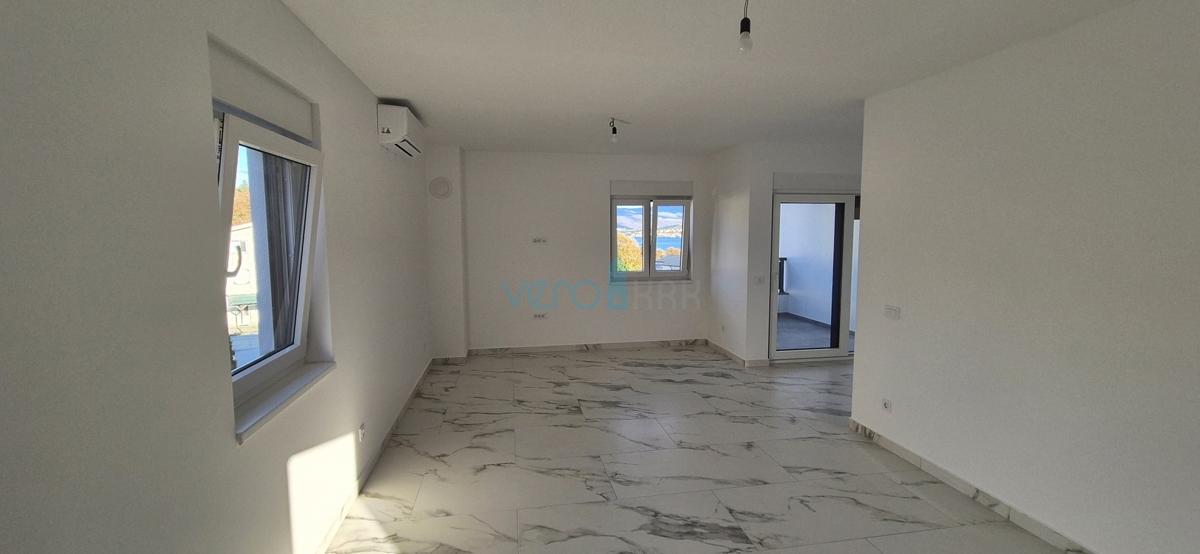 Uvala Soline, otok Krk, novogradnja, dvosobni apartma v 2. nadstropju, pogled na morje, prodamo