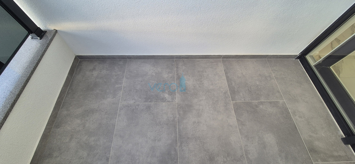 Uvala Soline, otok Krk, novogradnja, dvosobni apartma v 2. nadstropju, pogled na morje, prodamo