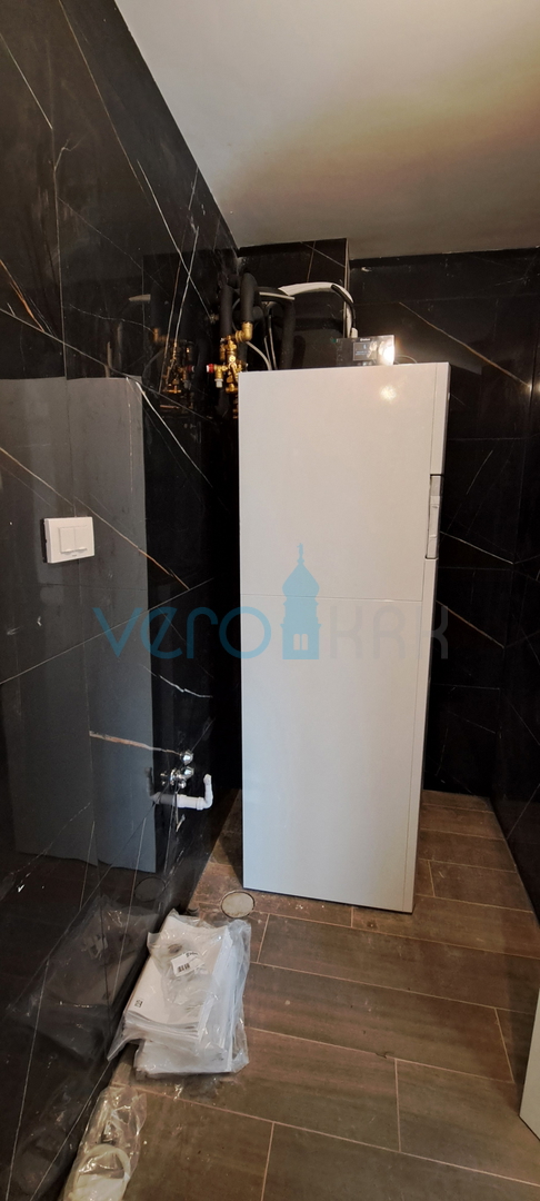 Mesto Krk, moderno dvoetažno stanovanje, strešni bazen, terasa, pogled, novogradnja, prodaja