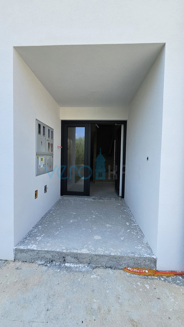 Otok Krk, Baška, okolica, dvosobni apartma 60,47m2, prvo nadstropje, prodamo