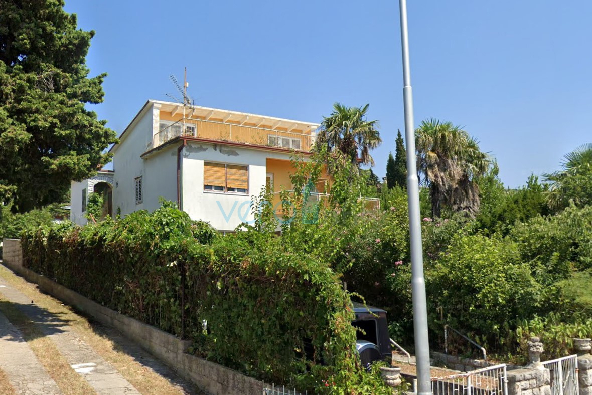 Crikvenica, Centar, samostojna hiša za investicijo, 2. vrsta do morja, razgled, parkirišče, prodaja