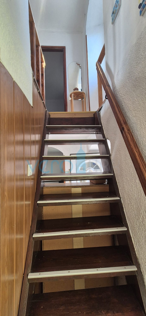 Bakar, Hreljin, samostojna hiša z dvema stanovanji, zemljiščem in pogledom na morje, prodaja