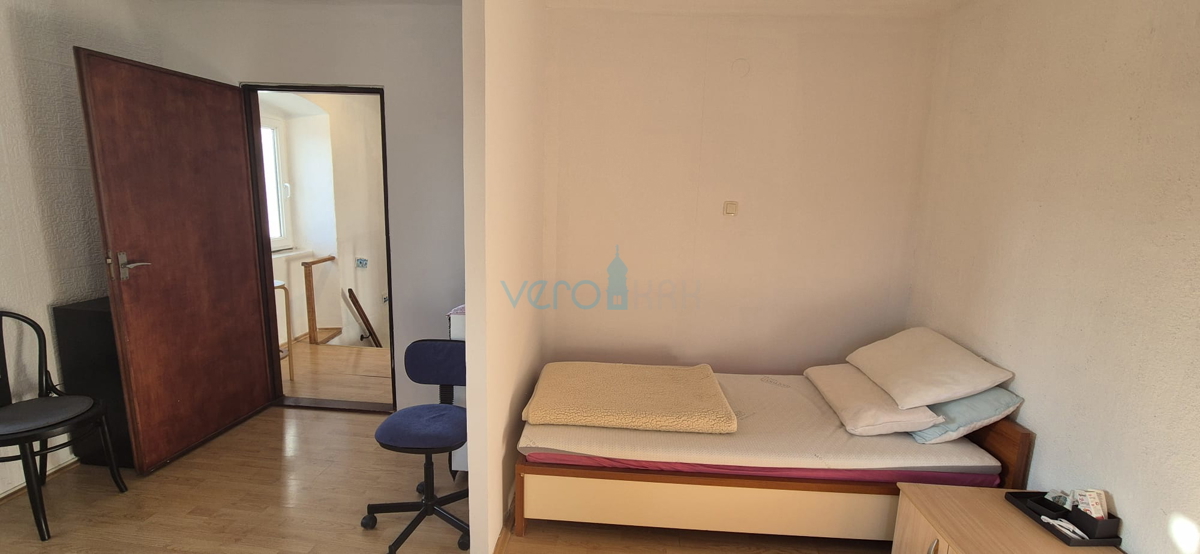 Bakar, Hreljin, samostojna hiša z dvema stanovanji, zemljiščem in pogledom na morje, prodaja