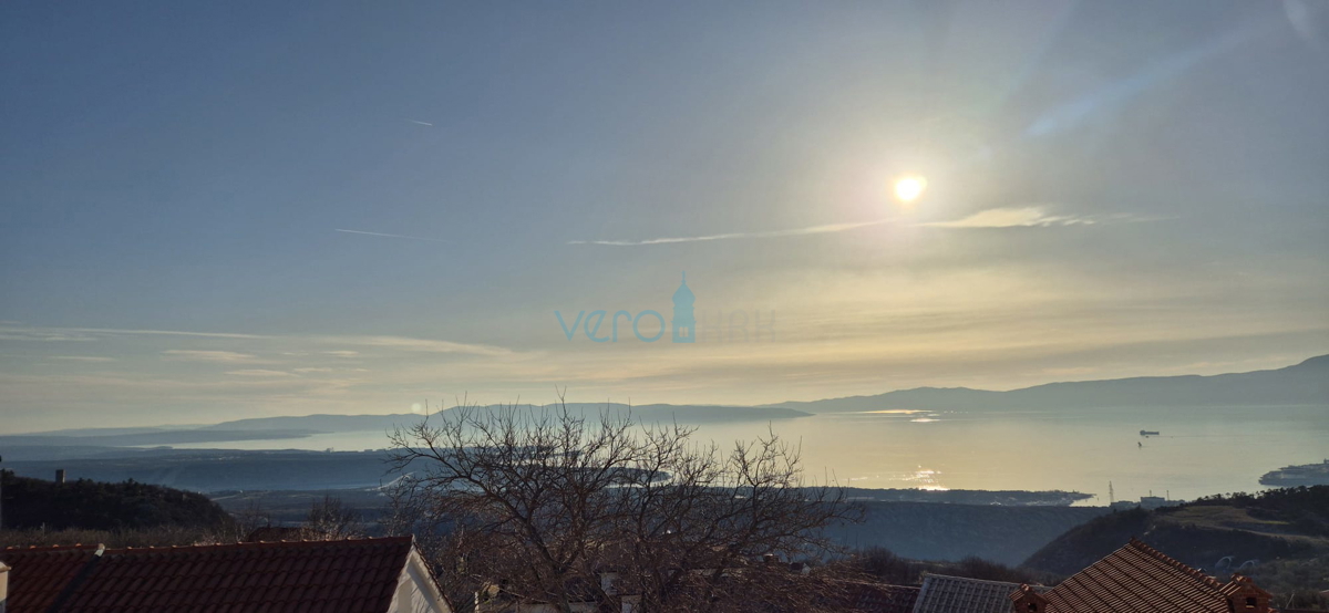 Bakar, Hreljin, samostojna hiša z dvema stanovanji, zemljiščem in pogledom na morje, prodaja