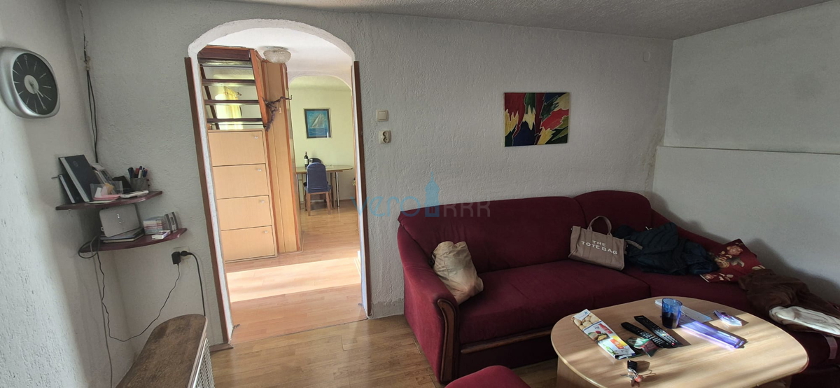 Bakar, Hreljin, samostojna hiša z dvema stanovanji, zemljiščem in pogledom na morje, prodaja