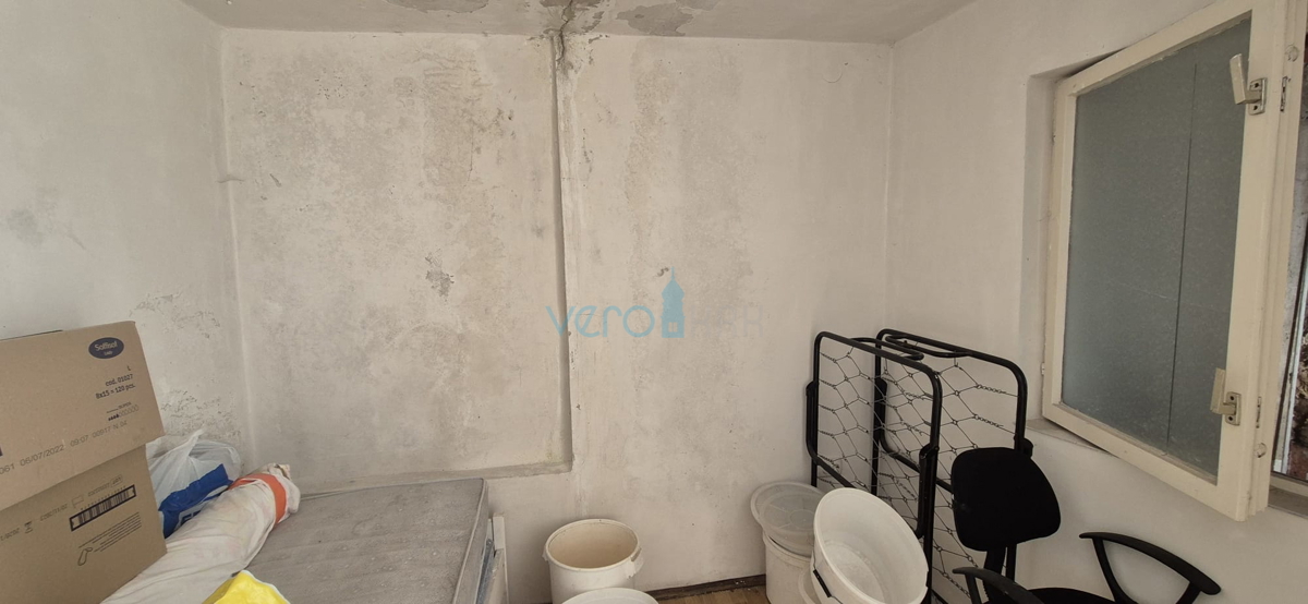 Bakar, Hreljin, samostojna hiša z dvema stanovanji, zemljiščem in pogledom na morje, prodaja