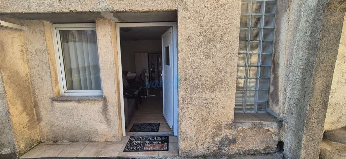 Bakar, Hreljin, samostojna hiša z dvema stanovanji, zemljiščem in pogledom na morje, prodaja