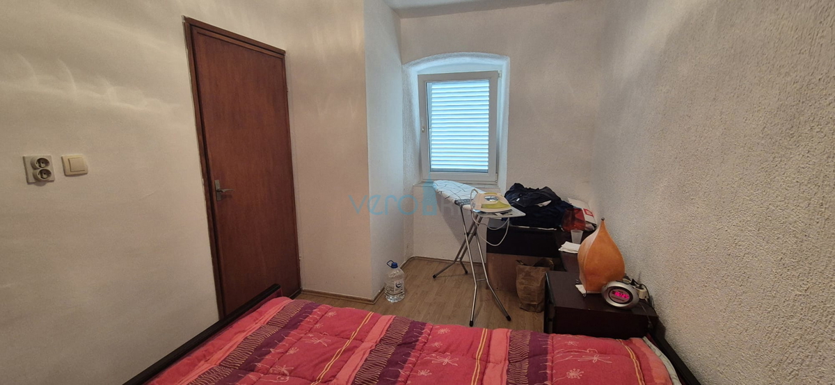 Bakar, Hreljin, samostojna hiša z dvema stanovanji, zemljiščem in pogledom na morje, prodaja