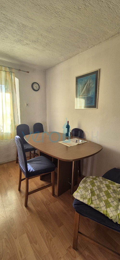 Bakar, Hreljin, samostojna hiša z dvema stanovanji, zemljiščem in pogledom na morje, prodaja