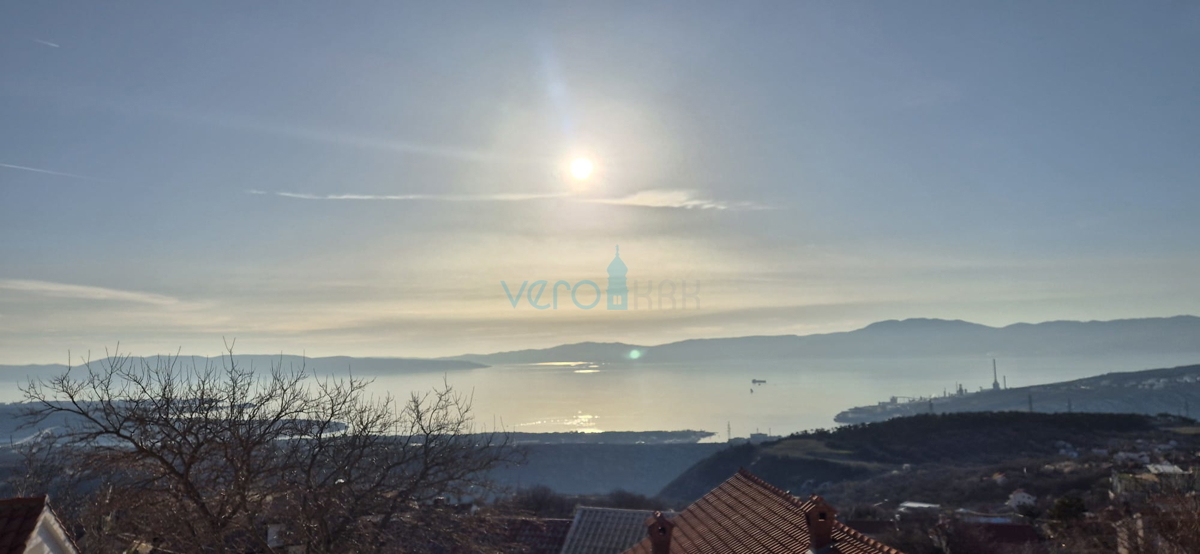 Bakar, Hreljin, samostojna hiša z dvema stanovanji, zemljiščem in pogledom na morje, prodaja