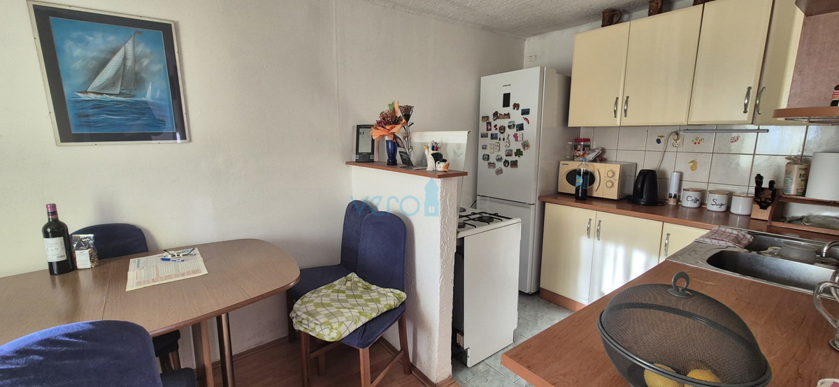 Bakar, Hreljin, samostojna hiša z dvema stanovanji, zemljiščem in pogledom na morje, prodaja