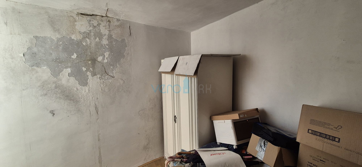 Bakar, Hreljin, samostojna hiša z dvema stanovanji, zemljiščem in pogledom na morje, prodaja