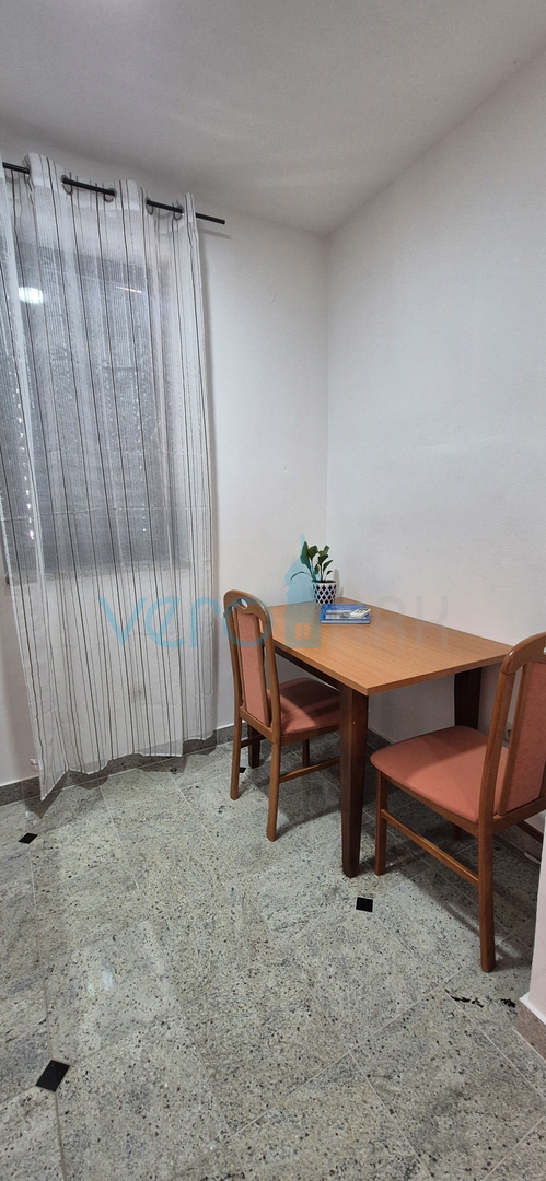 Mesto Krk, otok Krk, enosobno stanovanje v nadstropju z razgledom, prodaja