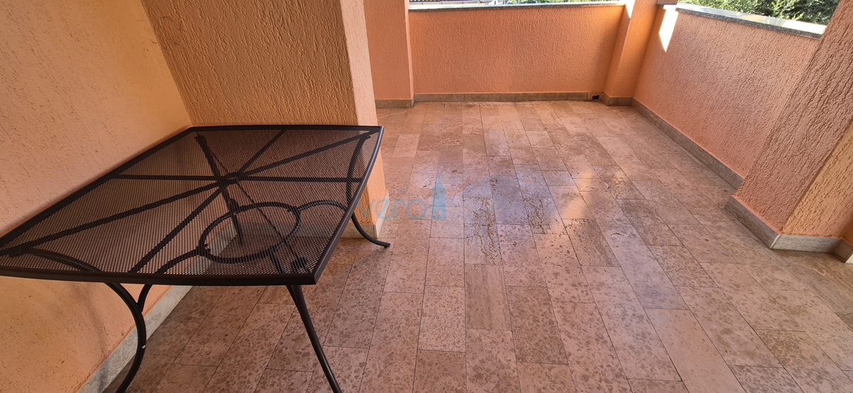 Mesto Krk, otok Krk, enosobno stanovanje v nadstropju z razgledom, prodaja