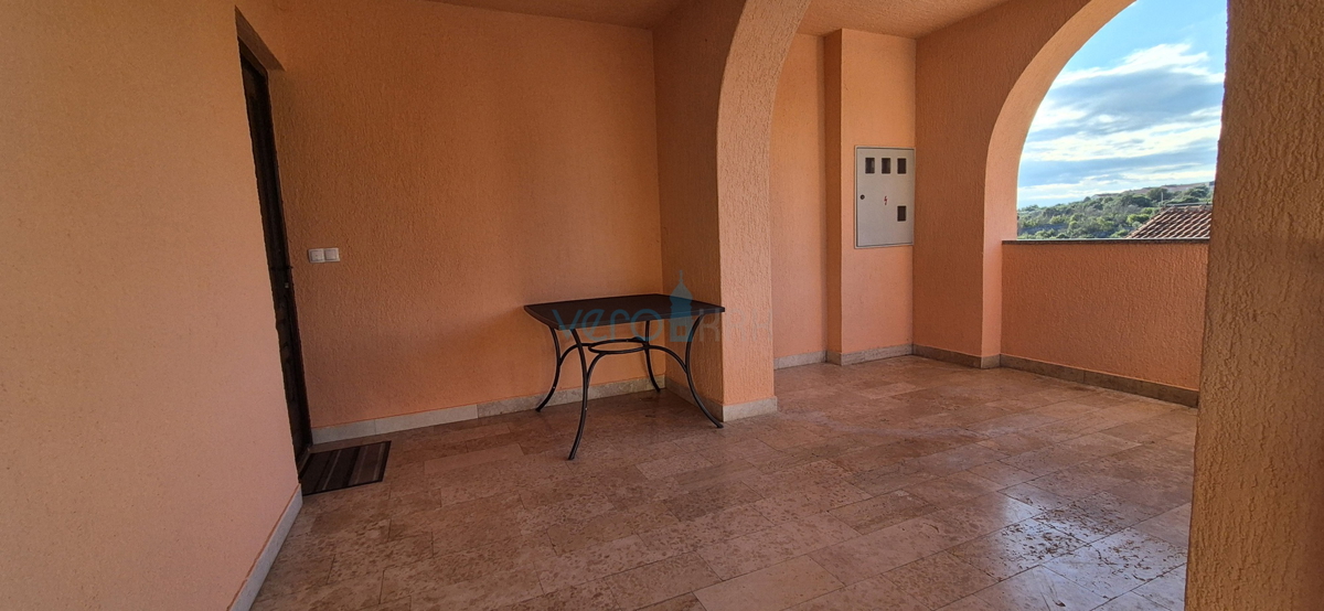 Mesto Krk, otok Krk, enosobno stanovanje v nadstropju z razgledom, prodaja