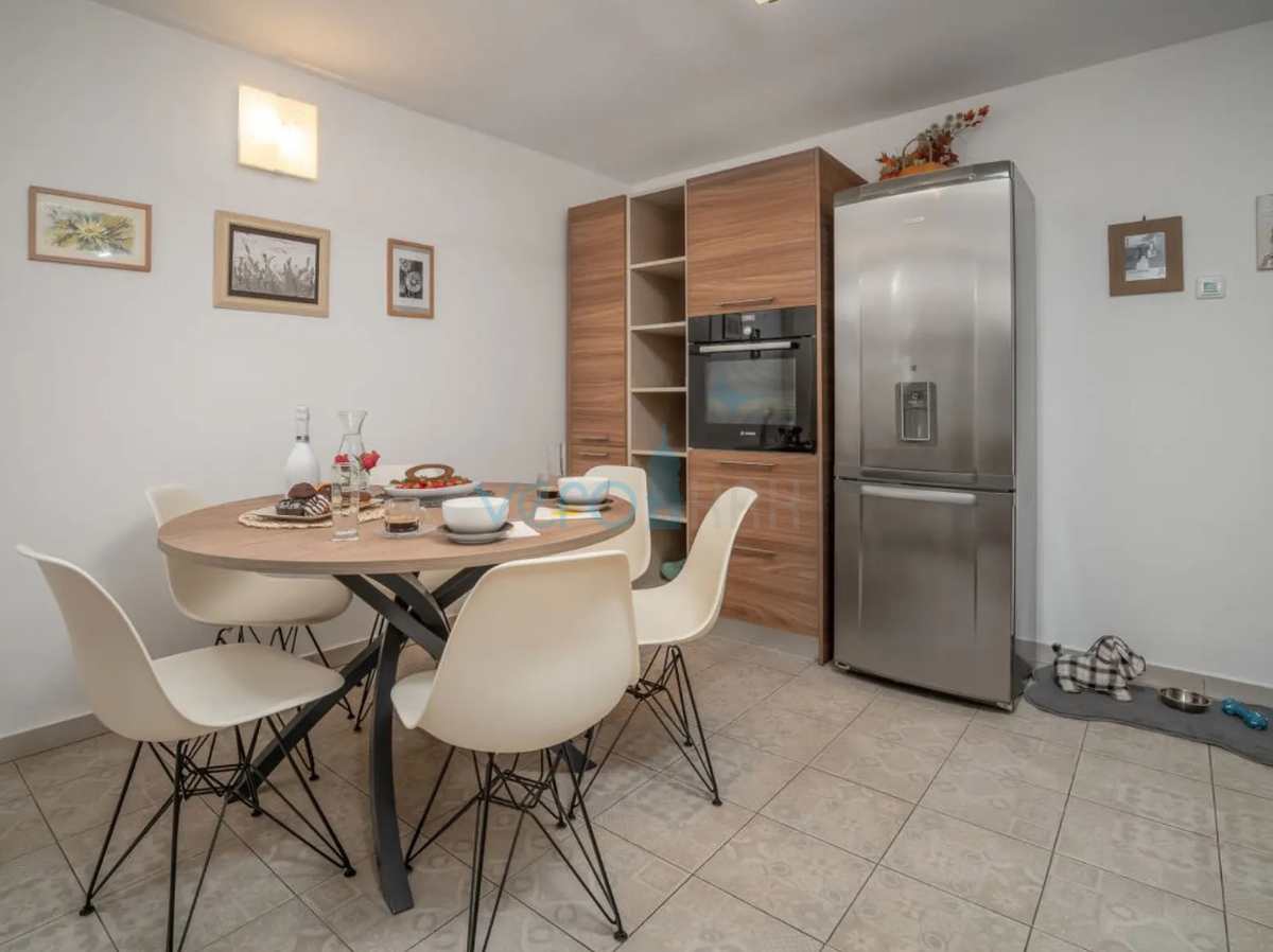 Otok Krk, Dobrinj, Kras, dvojna hiša 169 m2, prodaja